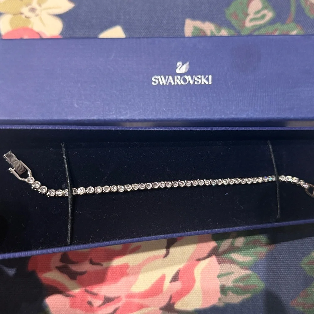 Swarovski Silver Matrix Tennis Bracelet Round Cut Rhodium Plated - Picture 2 of 5